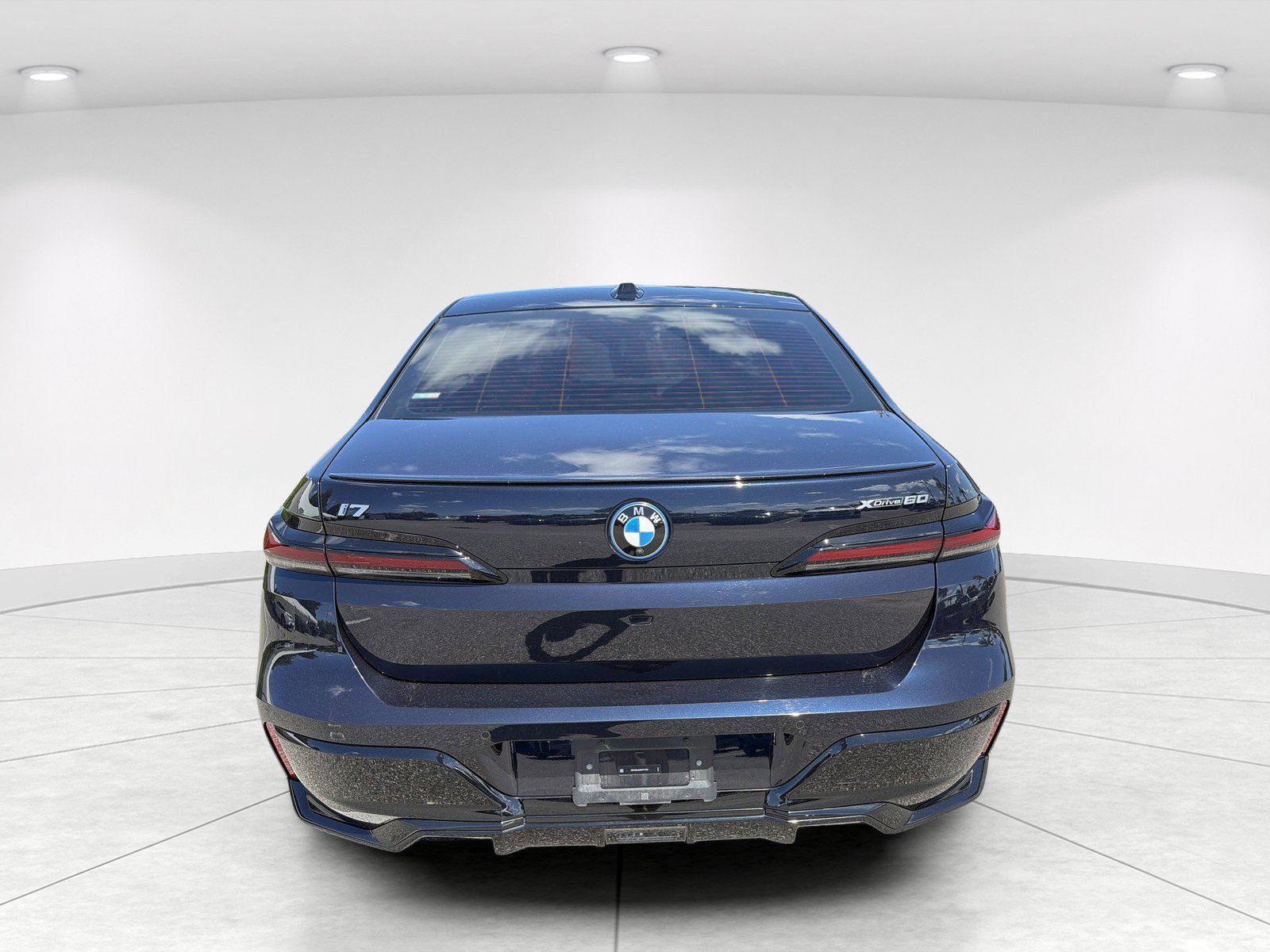 Certified 2024 BMW i7 xDrive60 w/ Executive Package AWD/4WD image 5