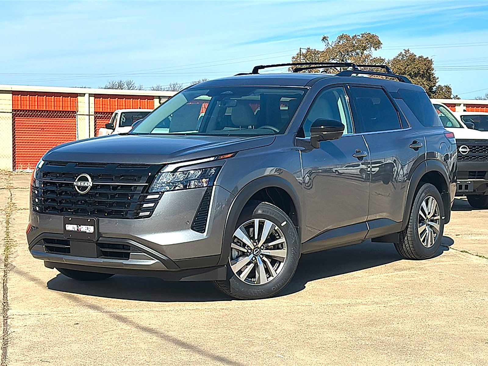 New 2026 Nissan Pathfinder SL image 2