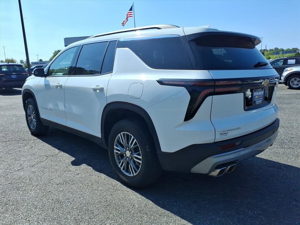 Used 2025 Chevrolet Traverse LT FWD image 5