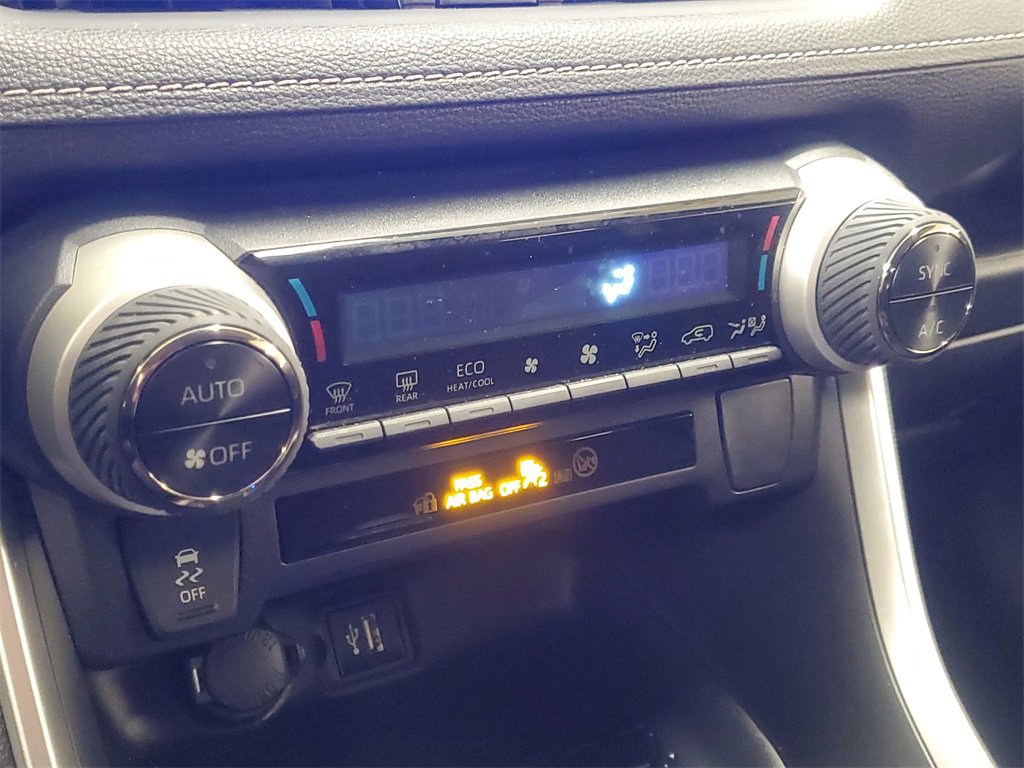 Used 2025 Toyota RAV4 LE image 8