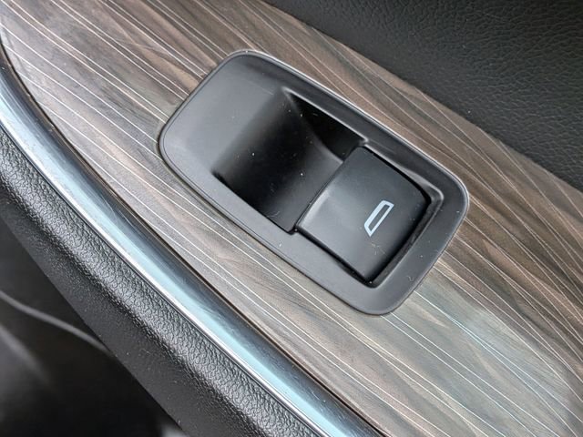 Used 2020 Chevrolet Malibu Premier image 38