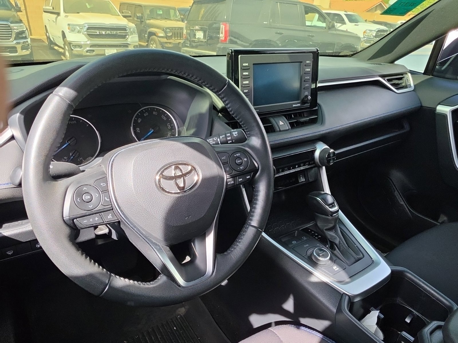 Used 2022 Toyota RAV4 SE w/ Convenience Package AWD/4WD image 6