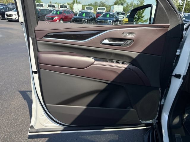 Certified 2023 Cadillac Escalade Sport Platinum w/ LPO, ONYX Package AWD/4WD image 22