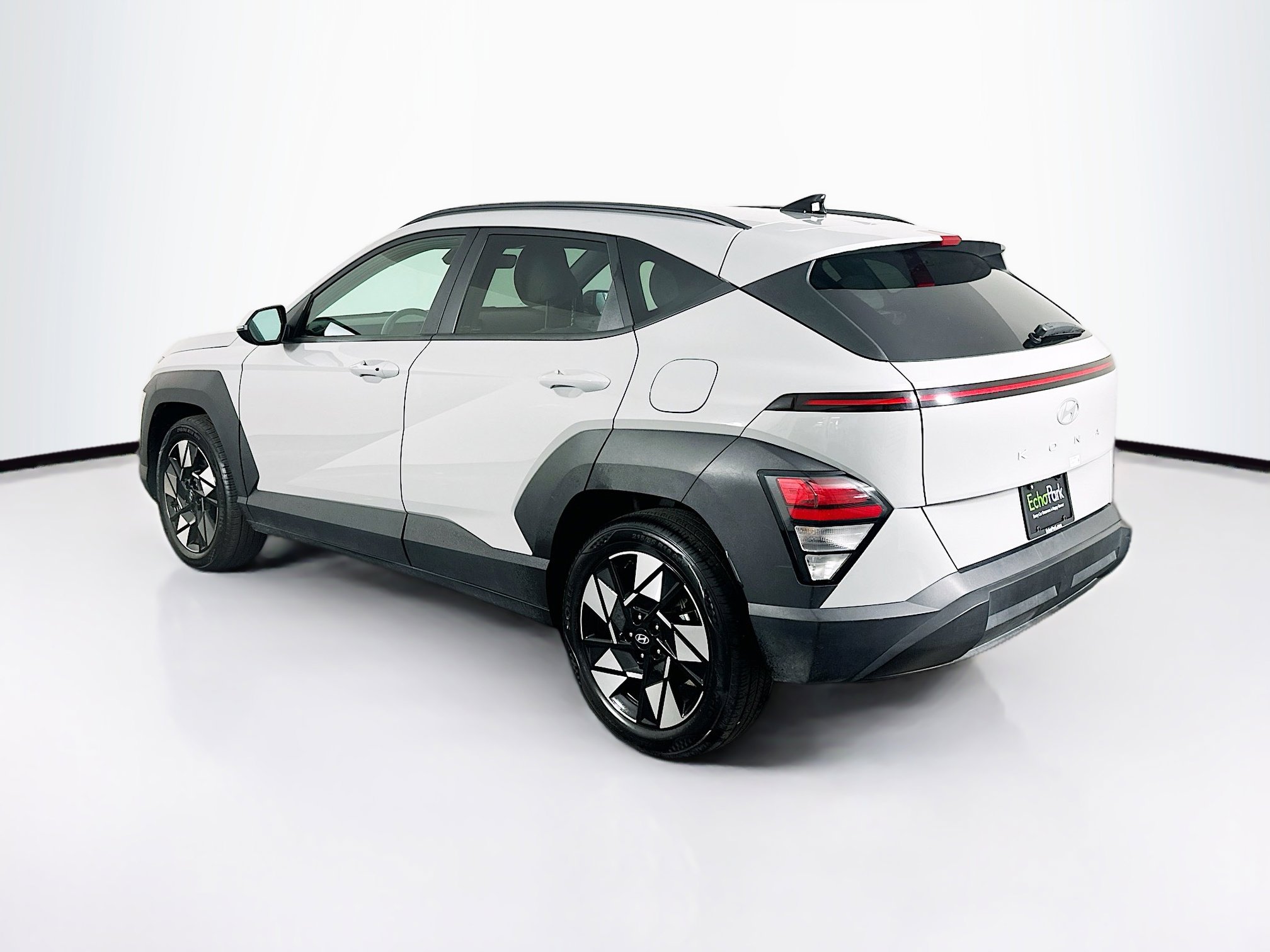 Used 2024 Hyundai Kona SEL image 5