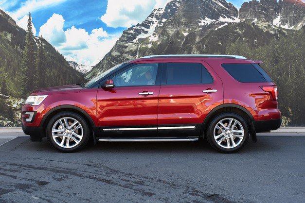 Used 2017 Ford Explorer Limited w/ Equipment Group 301A image 7