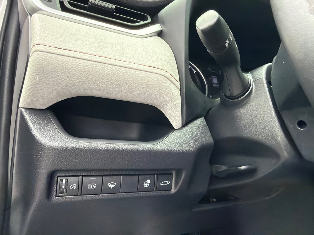 Used 2021 Toyota RAV4 XLE w/ Convenience Package AWD/4WD image 34