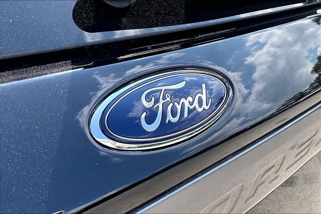 Used 2023 Ford Explorer XLT w/ Equipment Group 202A AWD/4WD image 32