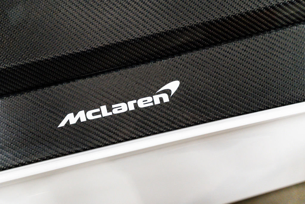 Used 2021 McLaren Elva RWD image 8