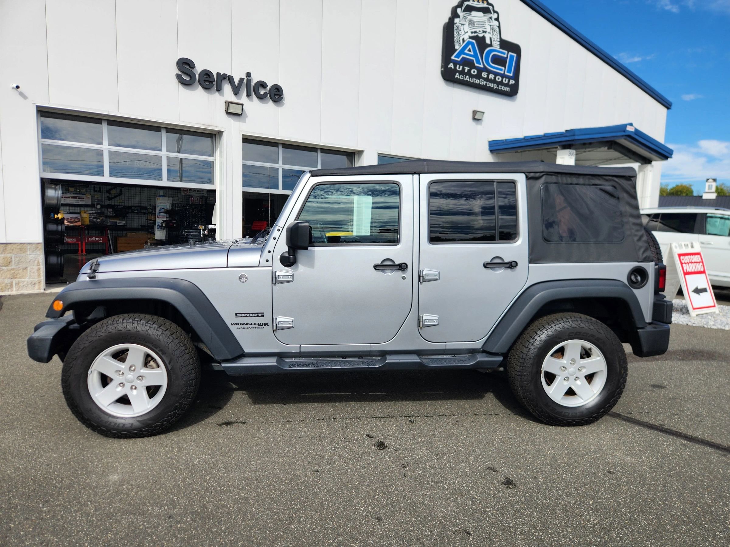 Used 2018 Jeep Wrangler Unlimited Sport S image 8