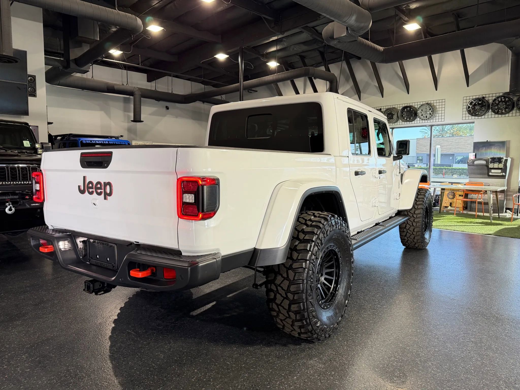 Used 2021 Jeep Gladiator Mojave AWD/4WD image 30