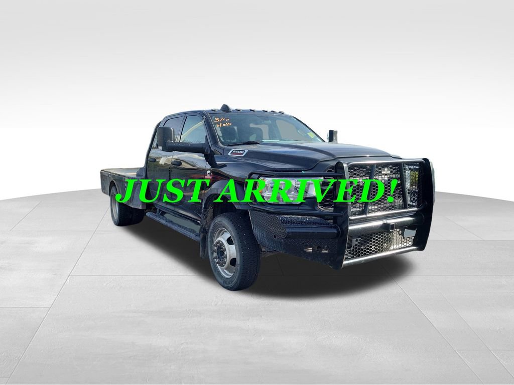 Used 2022 RAM 5500 Tradesman w/ Max Tow Package AWD/4WD image 3