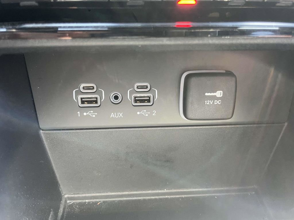 Certified 2025 Jeep Grand Cherokee Limited image 40