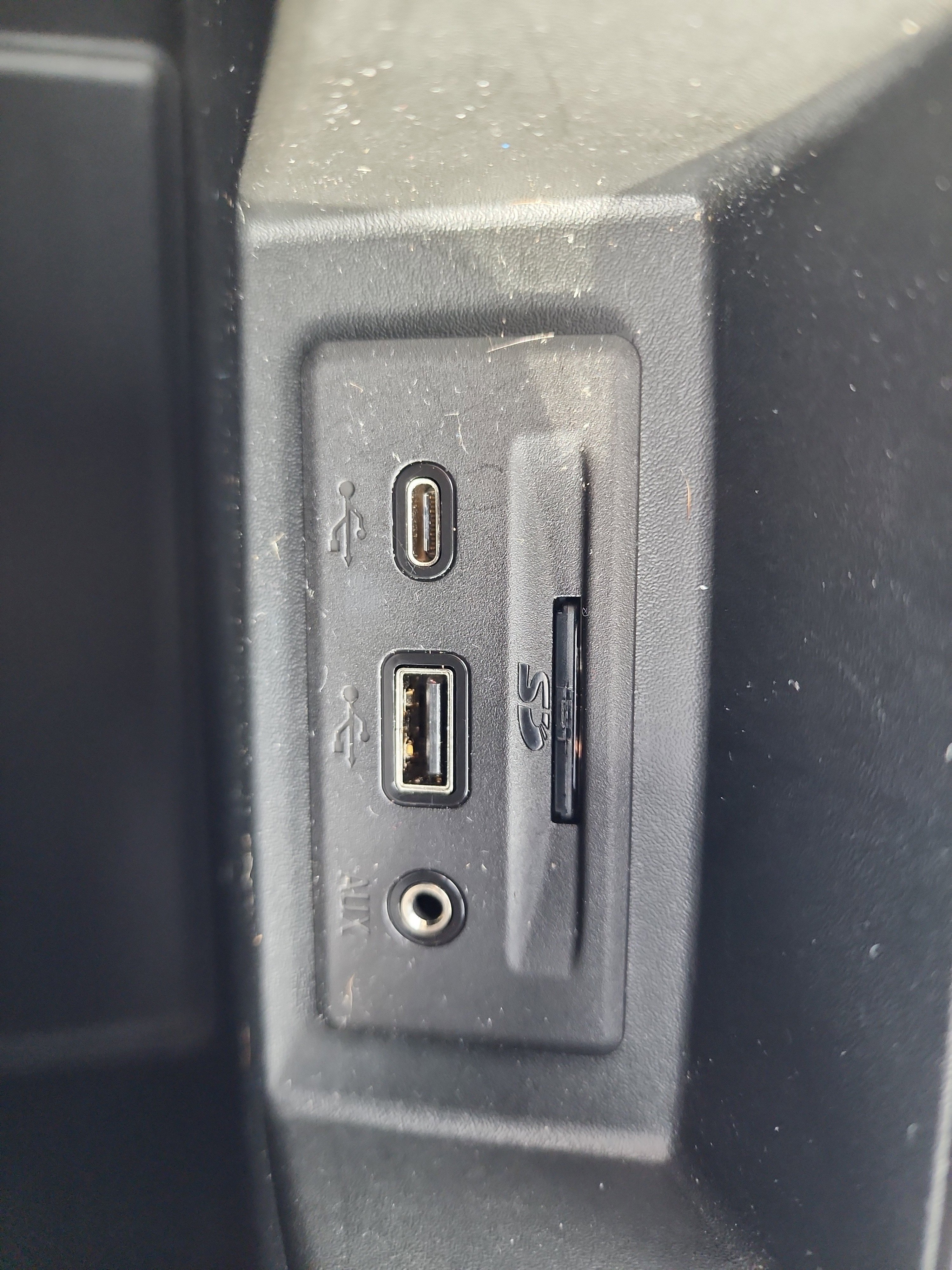 Certified 2020 GMC Sierra 1500 AT4 w/ AT4 Premium Package AWD/4WD image 28