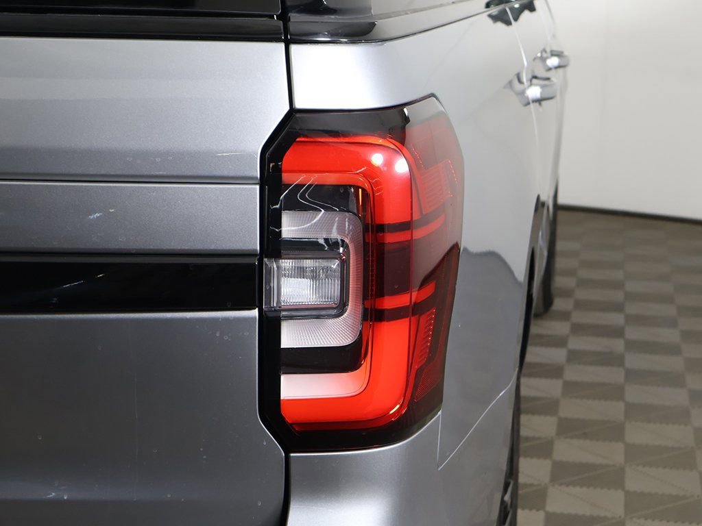 Used 2023 Ford Expedition Max Limited image 22