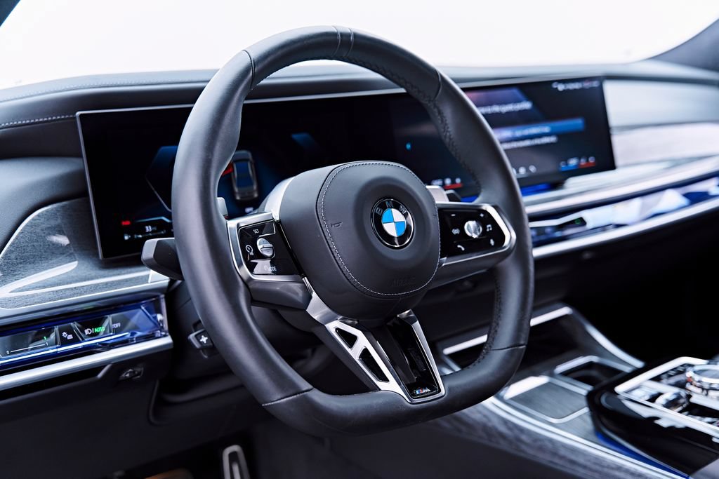 Used 2024 BMW 760i xDrive AWD/4WD image 44