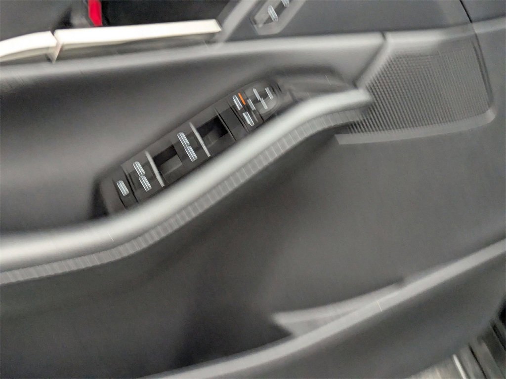 Used 2025 MAZDA CX-30 AWD 2.5 S w/ Preferred Package image 16