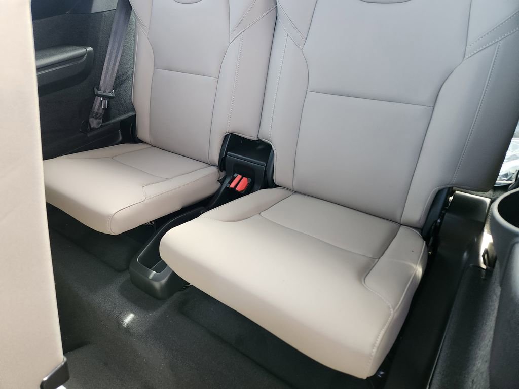 New 2026 Volvo XC90 T8 Plus w/ Protection Package Premier image 18