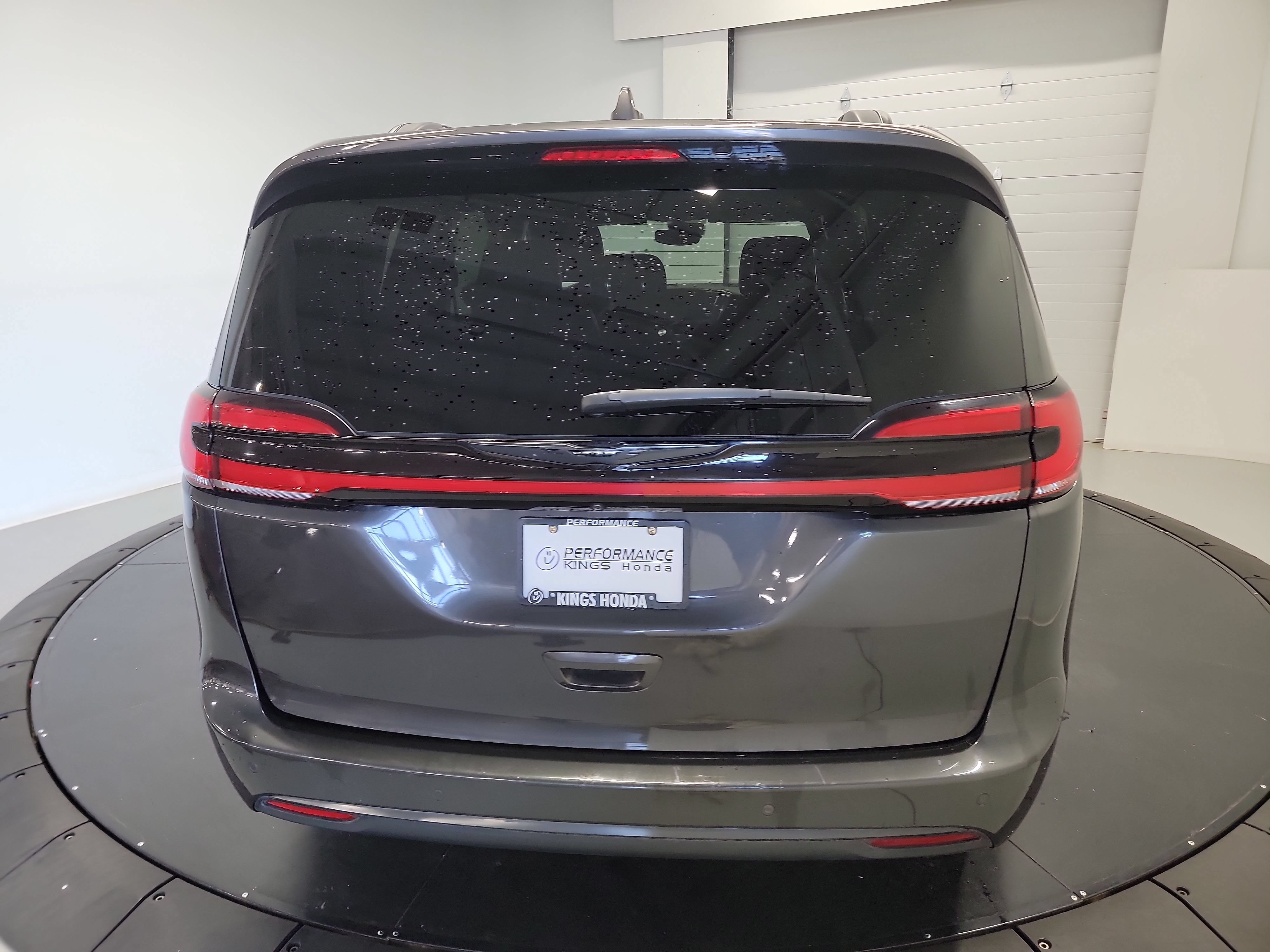 Used 2021 Chrysler Pacifica Touring-L w/ S Appearance Package FWD image 8