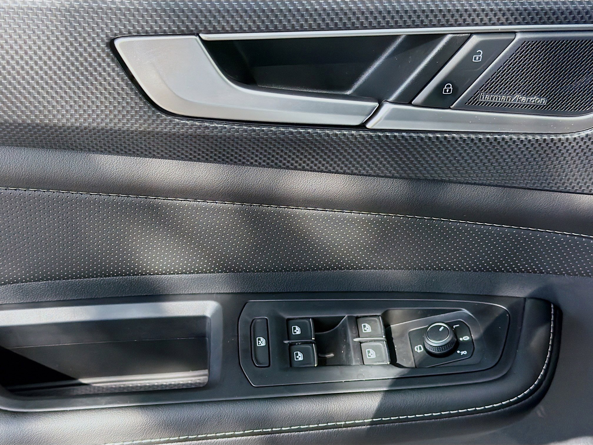 New 2026 Volkswagen Atlas Cross Sport SEL Premium R-Line image 23