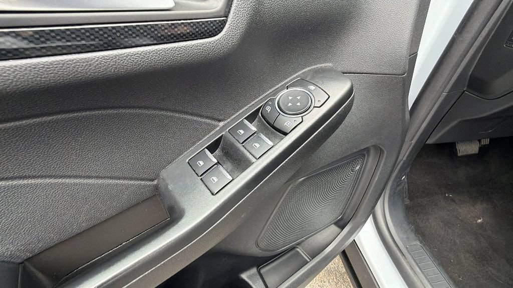 Used 2025 Ford Escape ST-Line FWD image 19