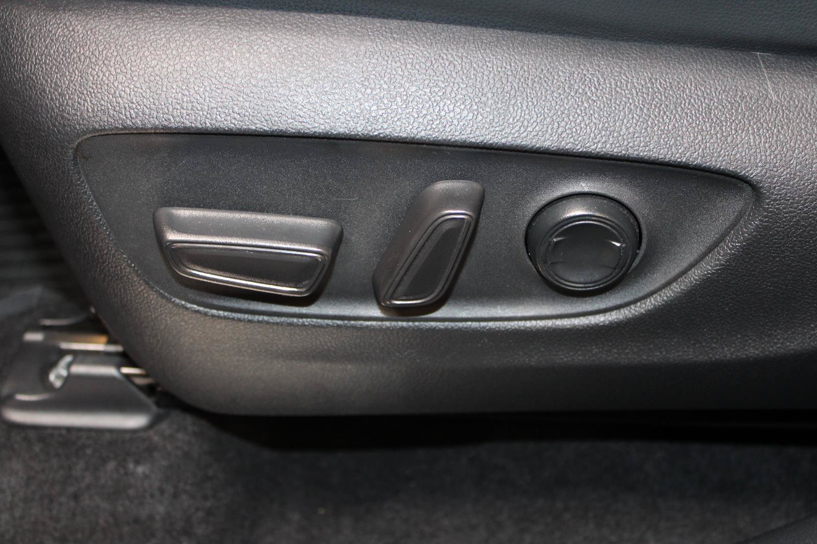Used 2024 Toyota Highlander Platinum AWD/4WD image 38