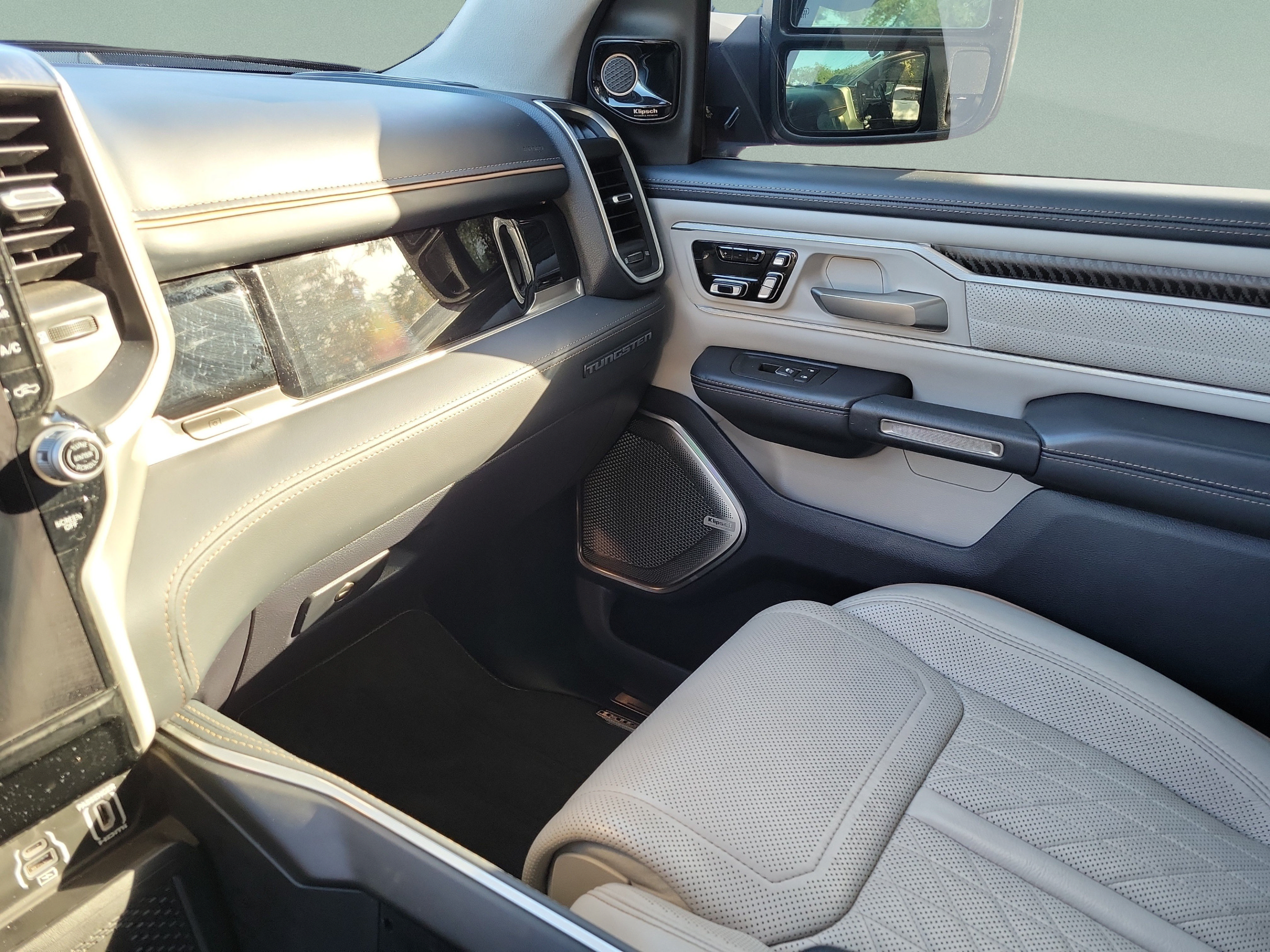 Used 2025 RAM 1500 Tungsten w/ Off Road Group AWD/4WD image 25