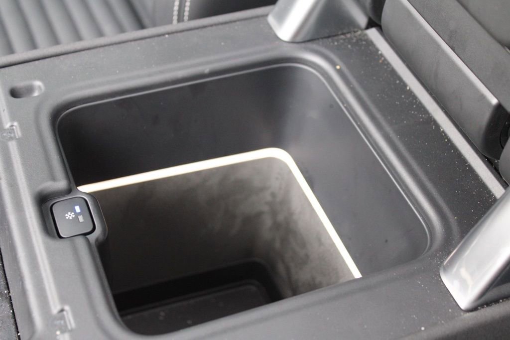 Certified 2025 Land Rover Discovery Dynamic SE image 27