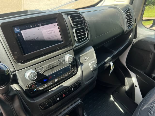 New 2026 RAM ProMaster 3500 w/ Crew Van Package FWD image 14