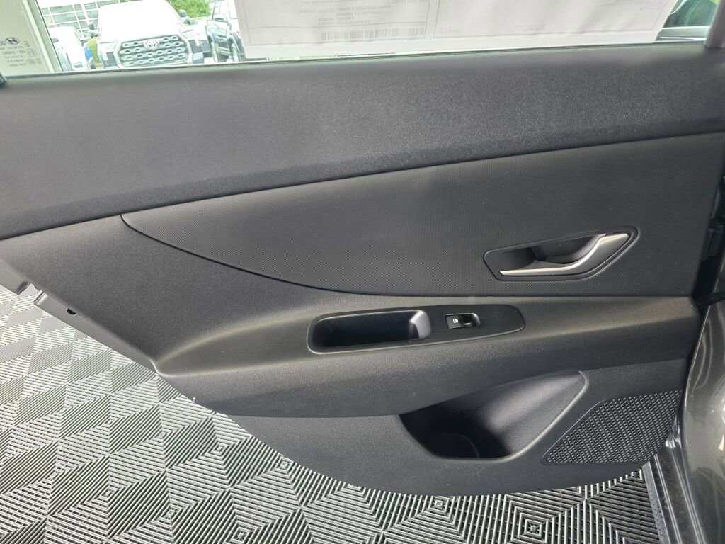 New 2026 Hyundai Elantra Hybrid FWD image 35