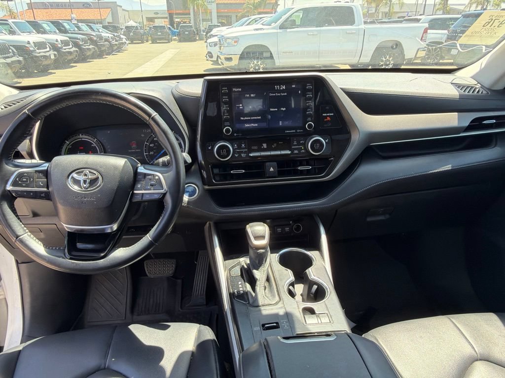 Used 2021 Toyota Highlander XLE AWD/4WD image 21