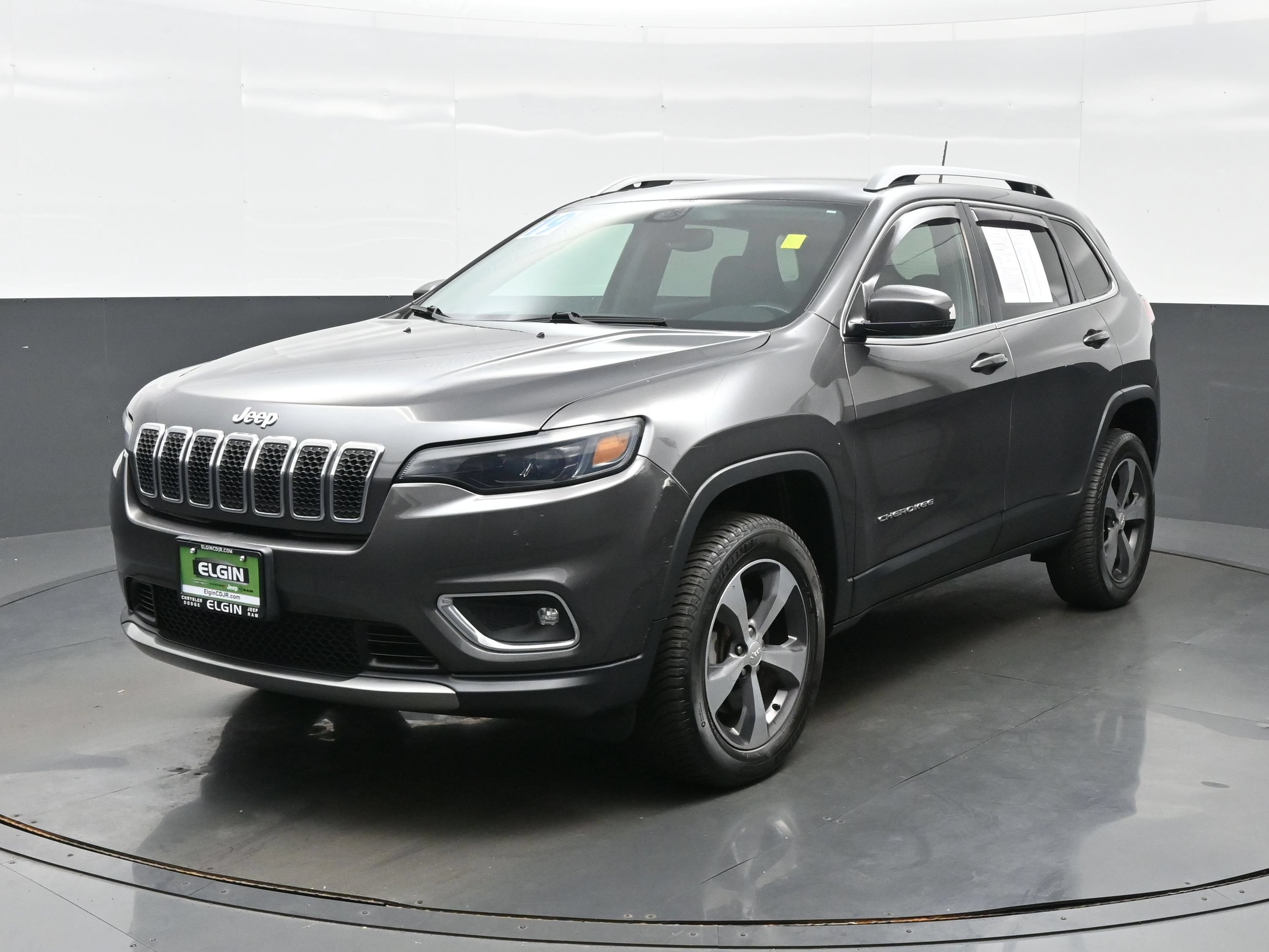 Used 2019 Jeep Cherokee Limited w/ Trailer Tow Group AWD/4WD image 2