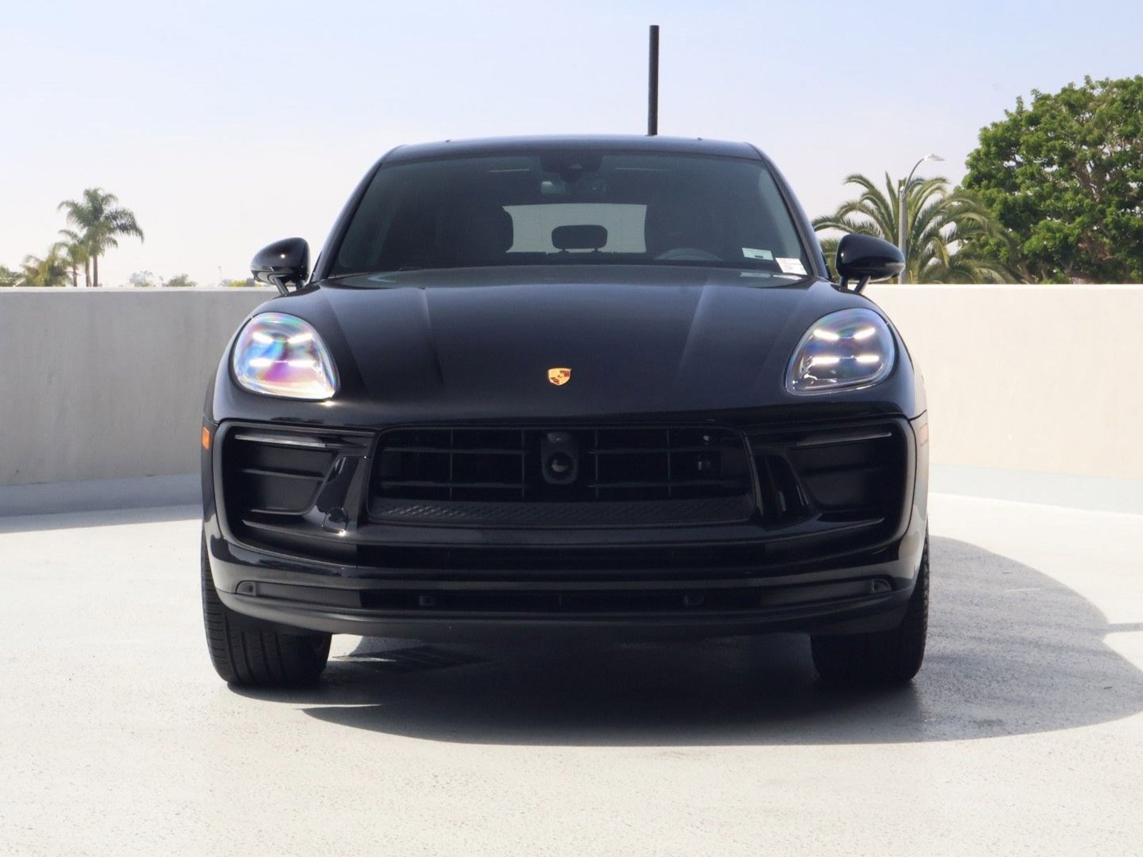 Certified 2025 Porsche Macan image 6