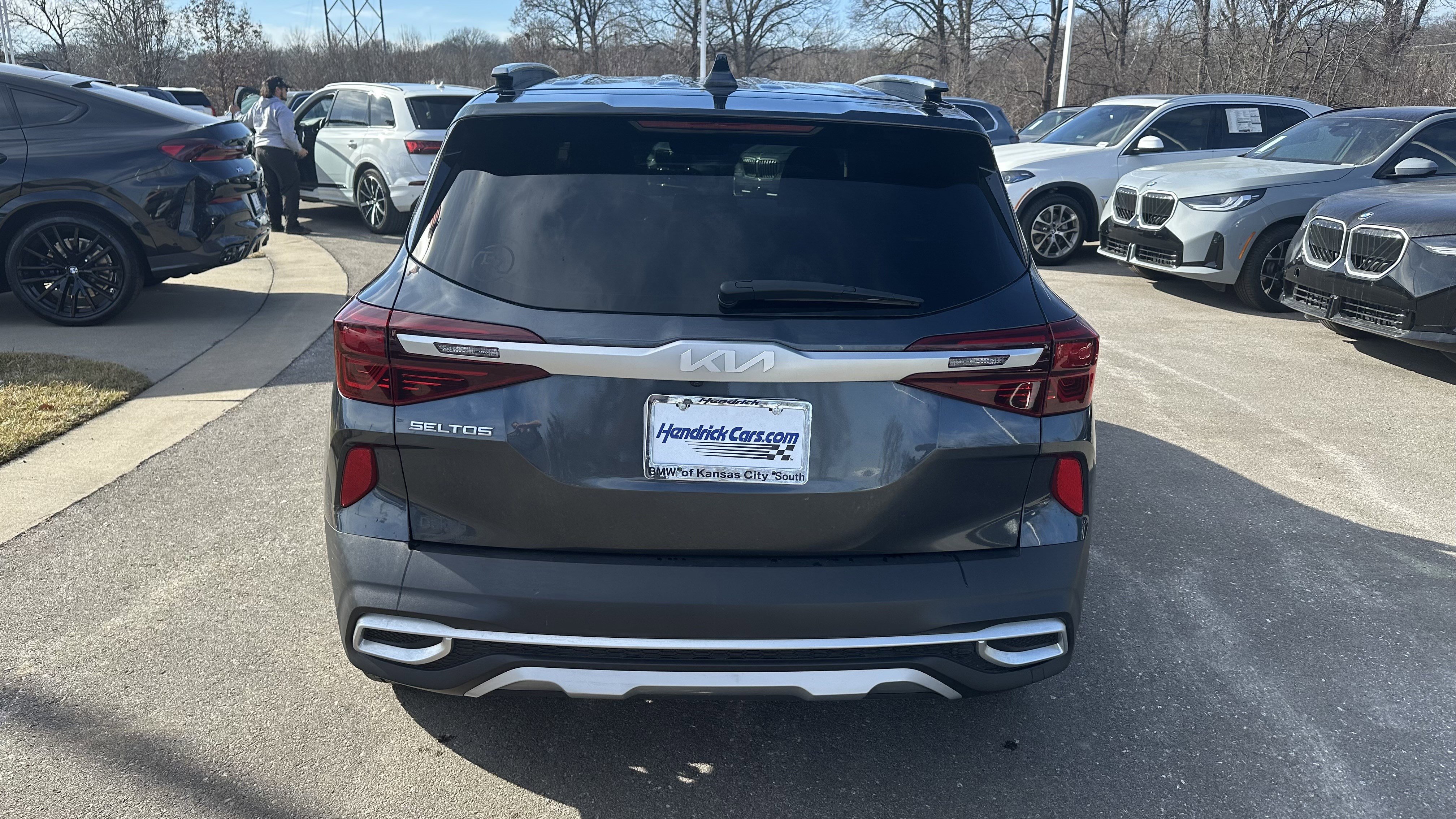 Used 2022 Kia Seltos SX w/ Sunroof Package image 9