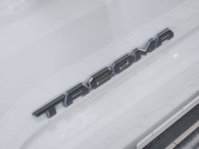 Used 2021 Toyota Tacoma TRD Off-Road AWD/4WD image 9