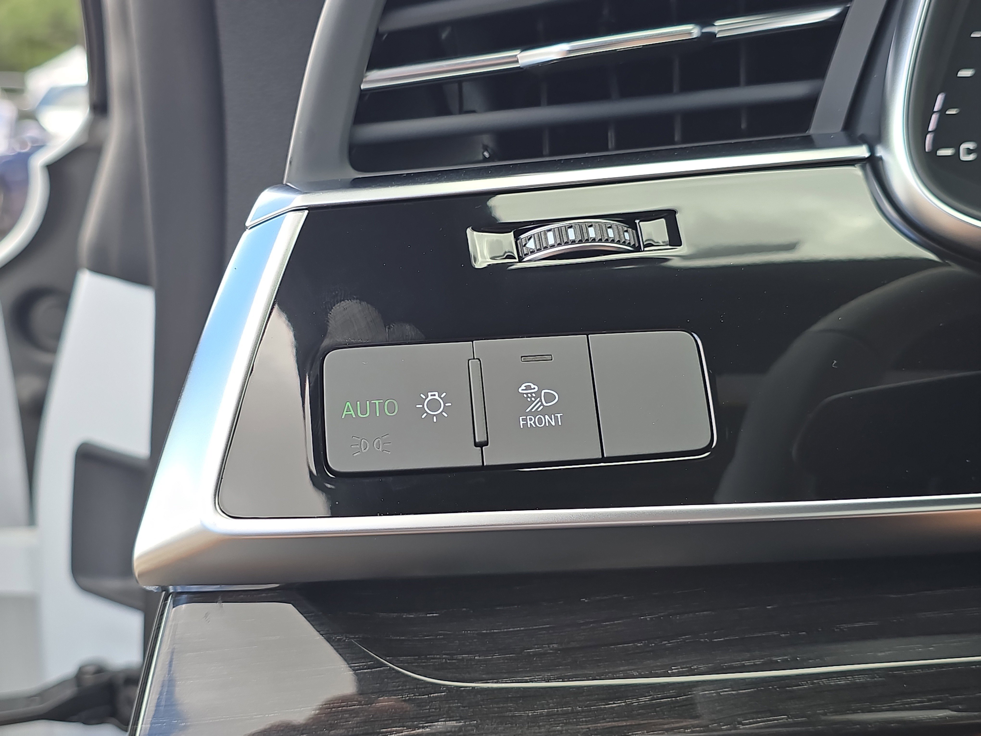 New 2026 Audi Q8 Premium image 28