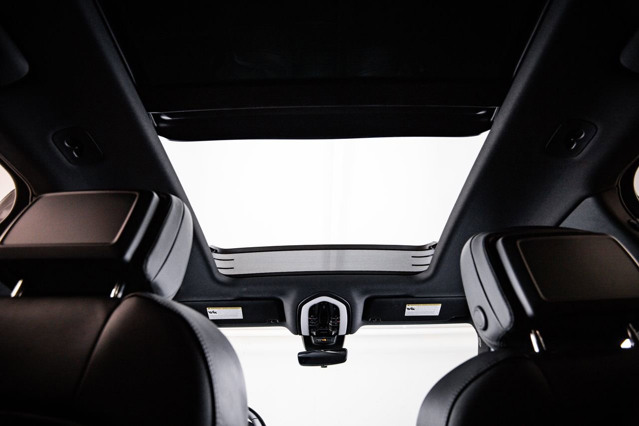 Certified 2026 Porsche Macan S AWD/4WD image 30