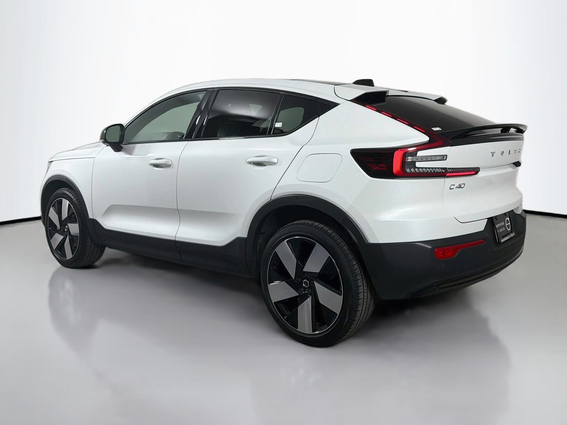Certified 2023 Volvo C40 P8 Recharge Ultimate AWD/4WD image 8