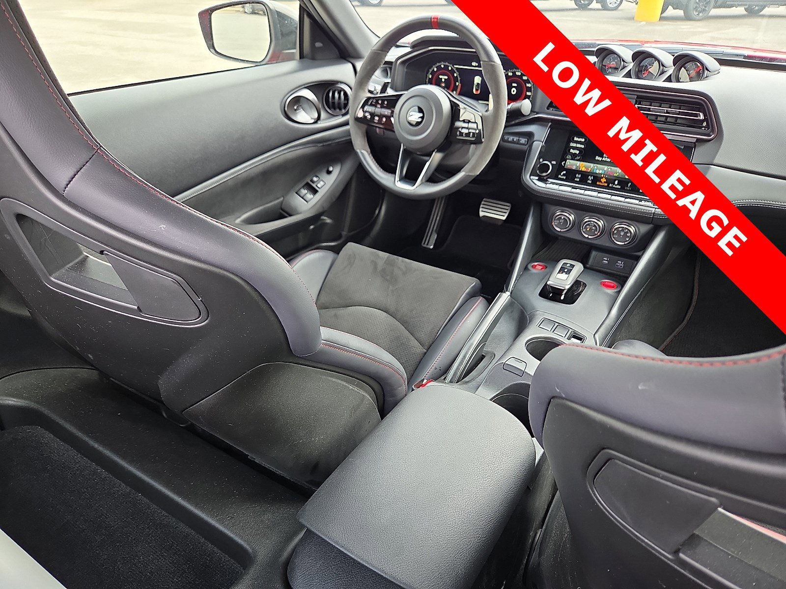 Used 2025 Nissan Z NISMO w/ Floor Mat Package image 10