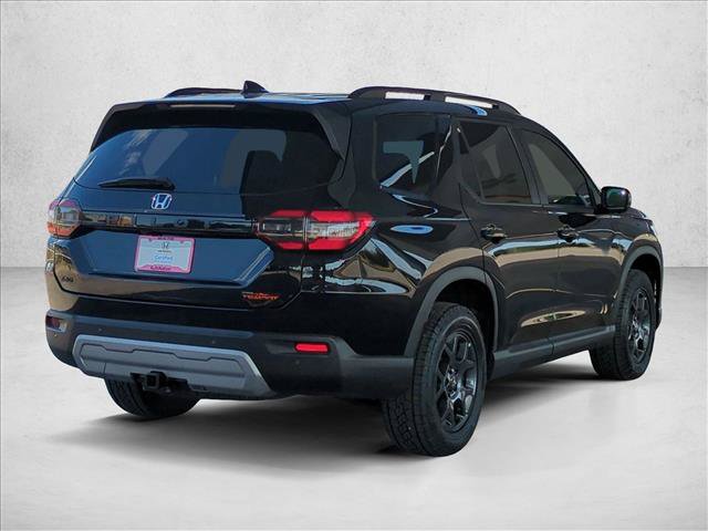 Certified 2025 Honda Pilot TrailSport image 5
