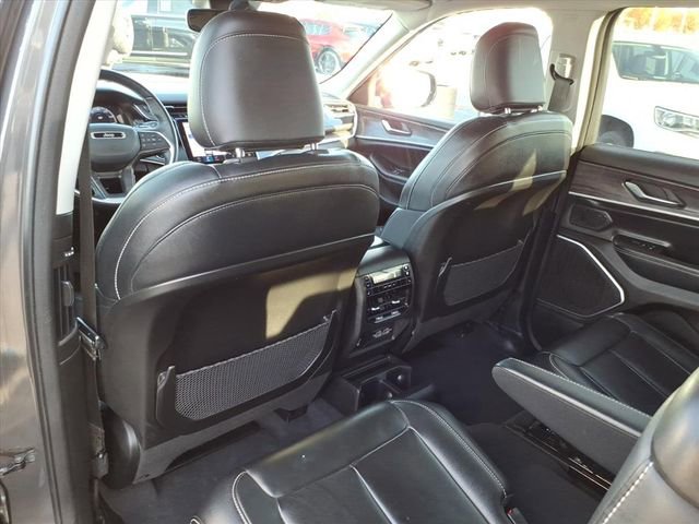 Used 2022 Jeep Grand Cherokee L Limited image 17