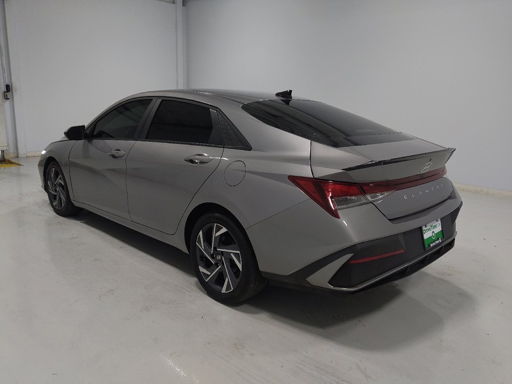 Used 2025 Hyundai Elantra Sport FWD image 5