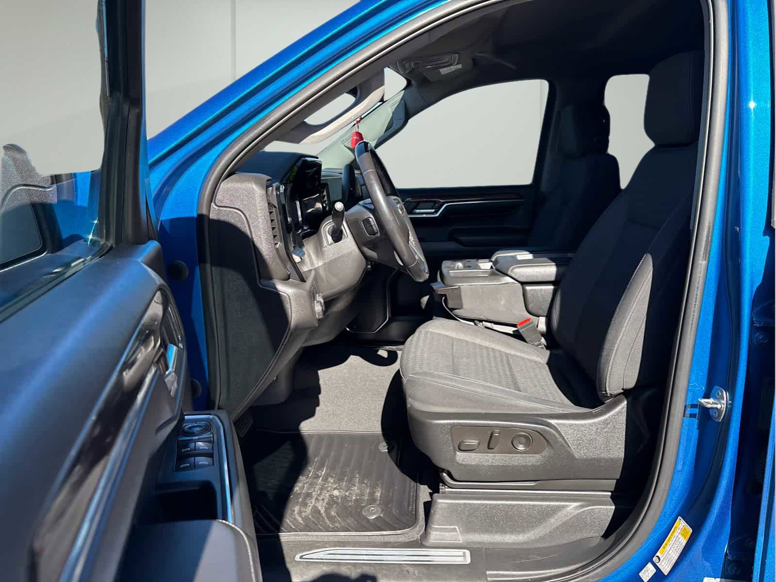 Used 2022 Chevrolet Silverado 1500 LT image 10