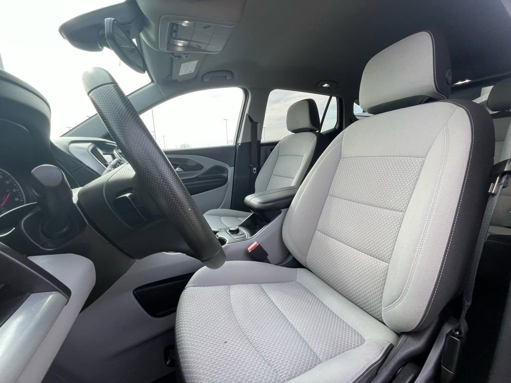 Used 2024 GMC Terrain SLE FWD image 16