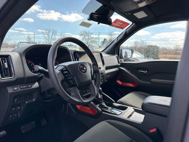 Certified 2025 Nissan Frontier PRO-4X image 19