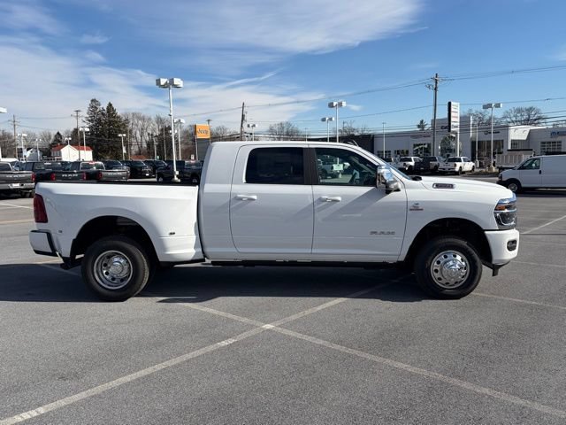New 2026 RAM 3500 Laramie AWD/4WD image 9