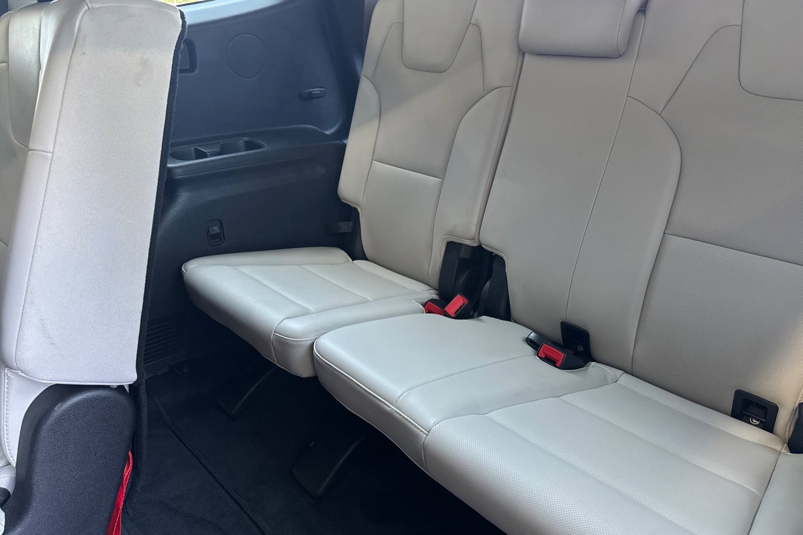 Used 2020 Kia Telluride S w/ S 8 Passenger Seating Package FWD image 14