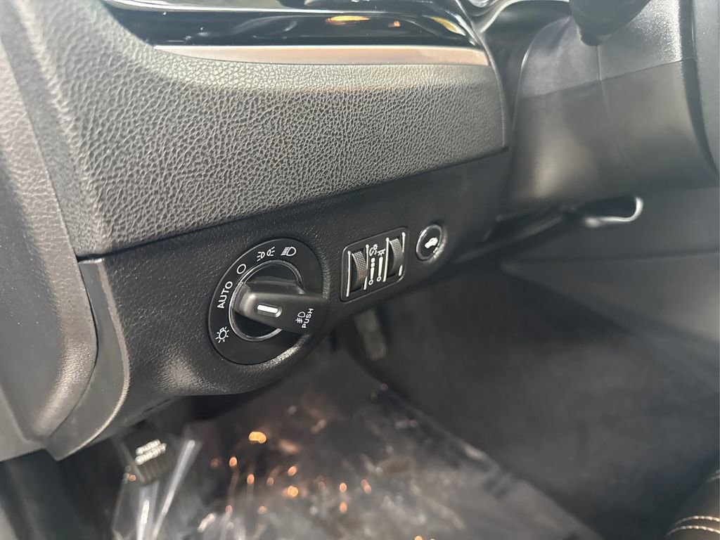 Used 2022 Chrysler 300 S image 36