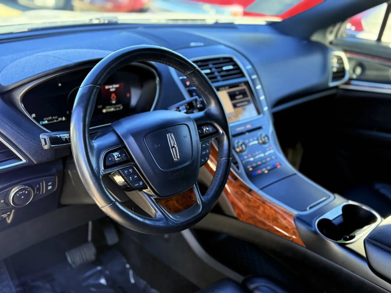 Used 2019 Lincoln Nautilus Reserve image 28