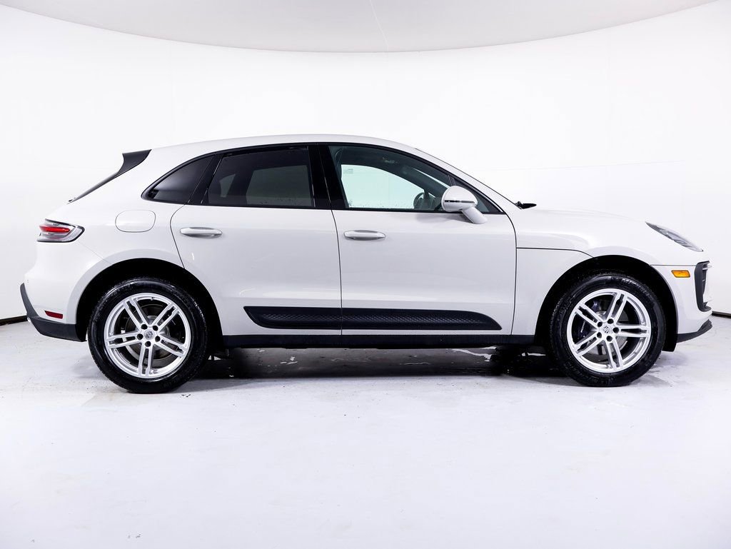 Certified 2025 Porsche Macan image 26