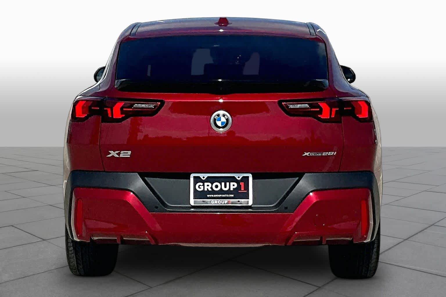 Used 2026 BMW X2 xDrive28i AWD/4WD image 4